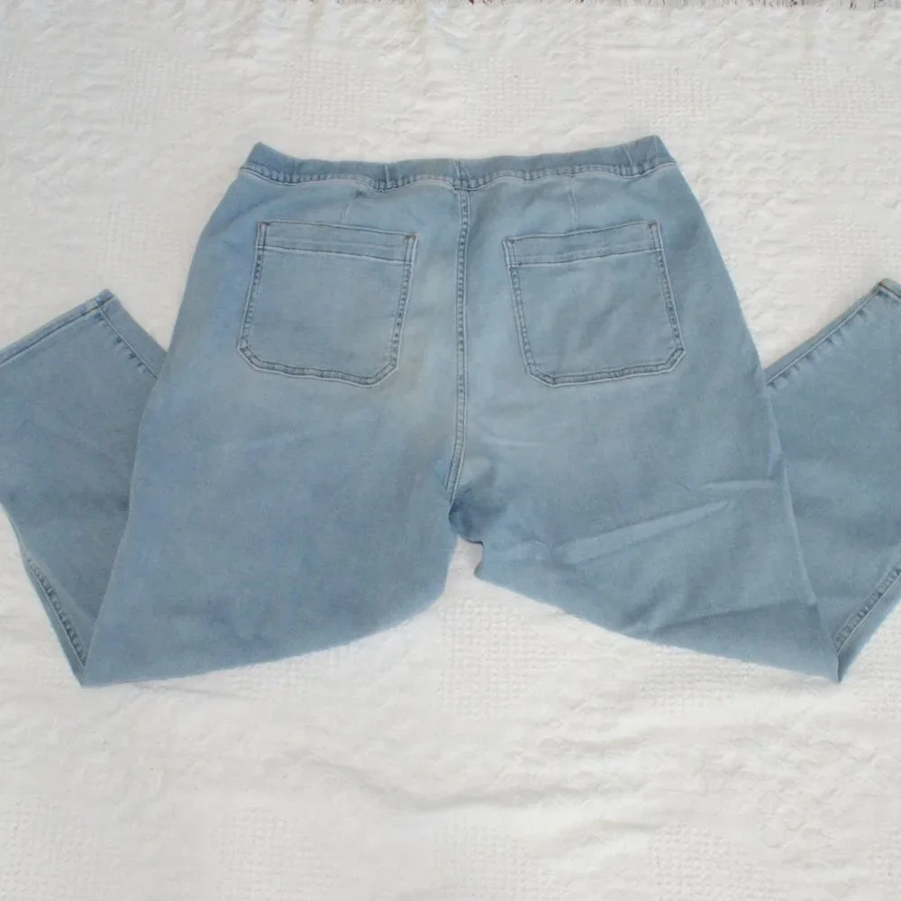 Madewell Pull-On Relaxed Jeans in Bellview Wash XL - Picture 7 of 16